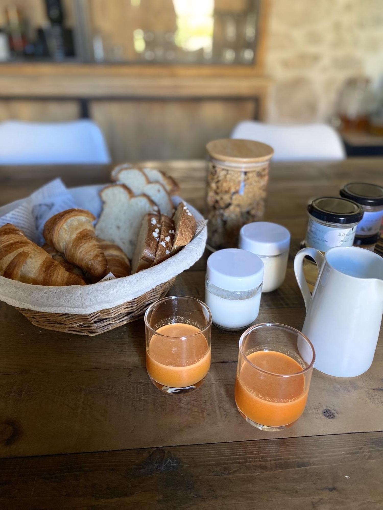Bed and Breakfast La Dame Jeanne Fontanes  Exterior foto